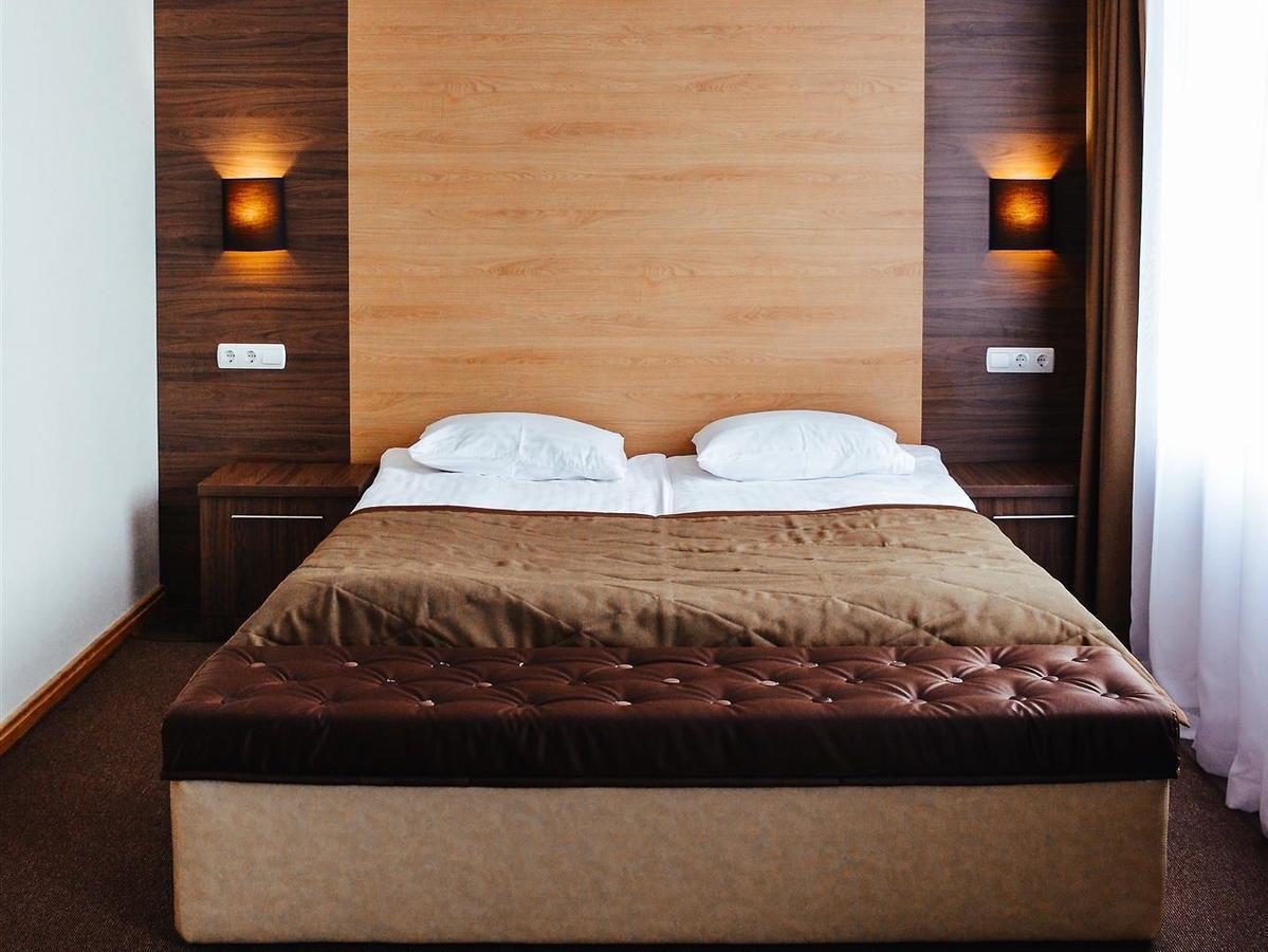 Hotel Sluch Starokostyantyniv